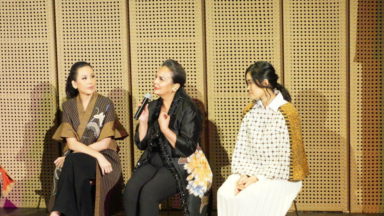 Kecintaan Akan Batik, Christine Hakim Terima Bermain Film Pendek