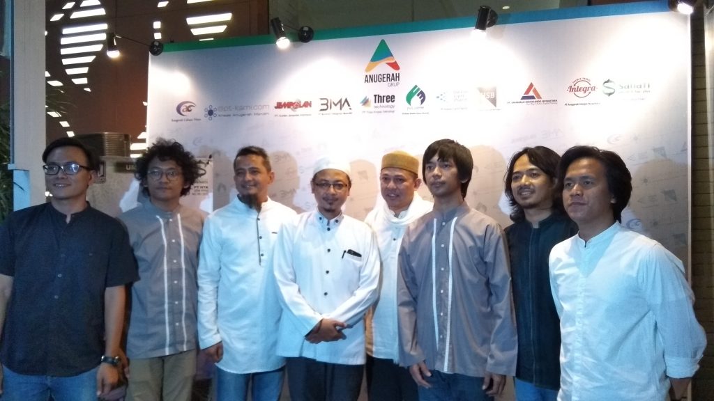 D’Masiv: Ingin Jadikan Umroh Sebagai Lifestyle Anak Milenial