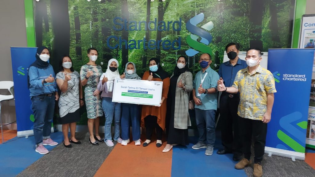 Dukung Wirausaha Perempuan, Standard Chartered bersama Habitat for Humanity Berikan Pelatihan Kewirausahaan