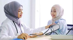 Alodokter: Manfaat dan Tips Puasa Bagi Pengidap Hipertensi