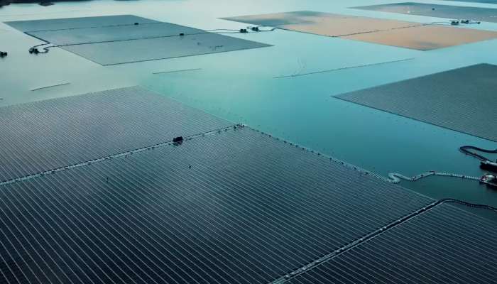 The Future is Floating: Teknologi Terobosan PLTS Terapung Cirata