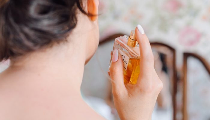 Rahasia Agar Parfum Tahan Lama Menempel Seharian, Bikin Percaya Diri!