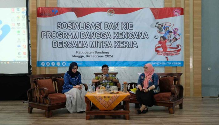 Peran Kader KB dan Ibu Sebagai Sandaran Pembangunan Dalam Menangani Masalah Kependudukan