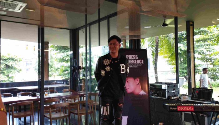 Konser Jadi Alasan Cakra Khan Rilis Cepat Album Divine