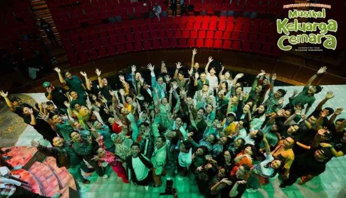 Menteri Sandiaga Uno, Pemain film hingga Public Figure Ramaikan Gala Premiere Musikal Keluarga Cemara