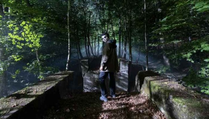 Review: The Strangers: Chapter I, Kota Kecil Misterius Penuh Kejutan