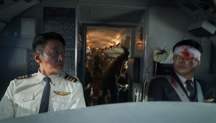 Review: HIJACK 1971, Di Antara Pilihan Sulit Seorang Pilot