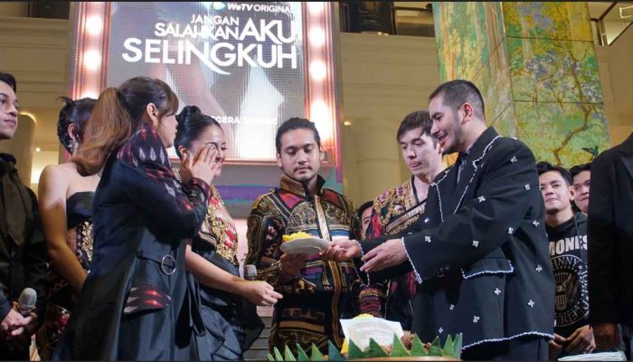 WeTV Original Series Jangan Salahkan Aku Selingkuh Resmi Diperkenalkan dengan Gelaran Potong Tumpeng