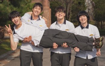 Review: First Ride, Dibalik Perjalanan Pertama 3 Sahabat dan 1 Bantal Yang Tak Terduga